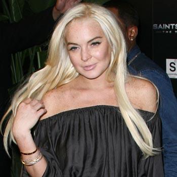 Lindsay Lohan Scores A New Modeling Gig, And She Doesn’t Have To Take ...