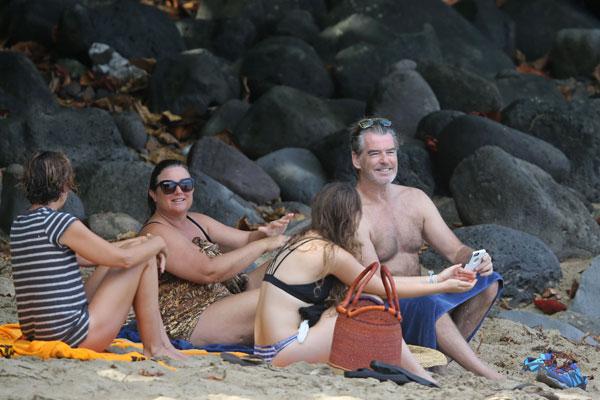 pierce brosnan keely shaye smith shirtless hawaii