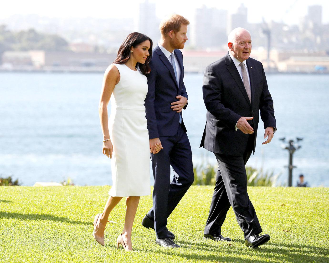 //meghan markle pregnant baby bump australia