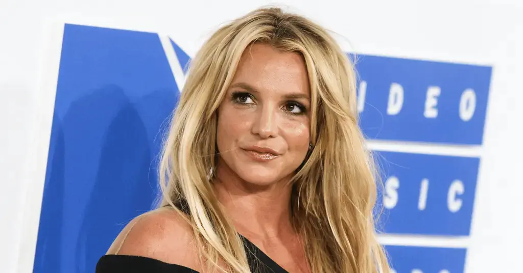 britney spears risks instagram ban posing totally naked mental health