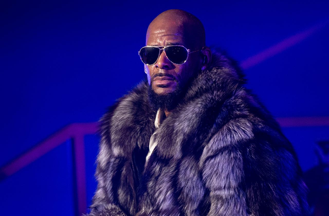 r kelly label dropped sony rca records rapper does not care
