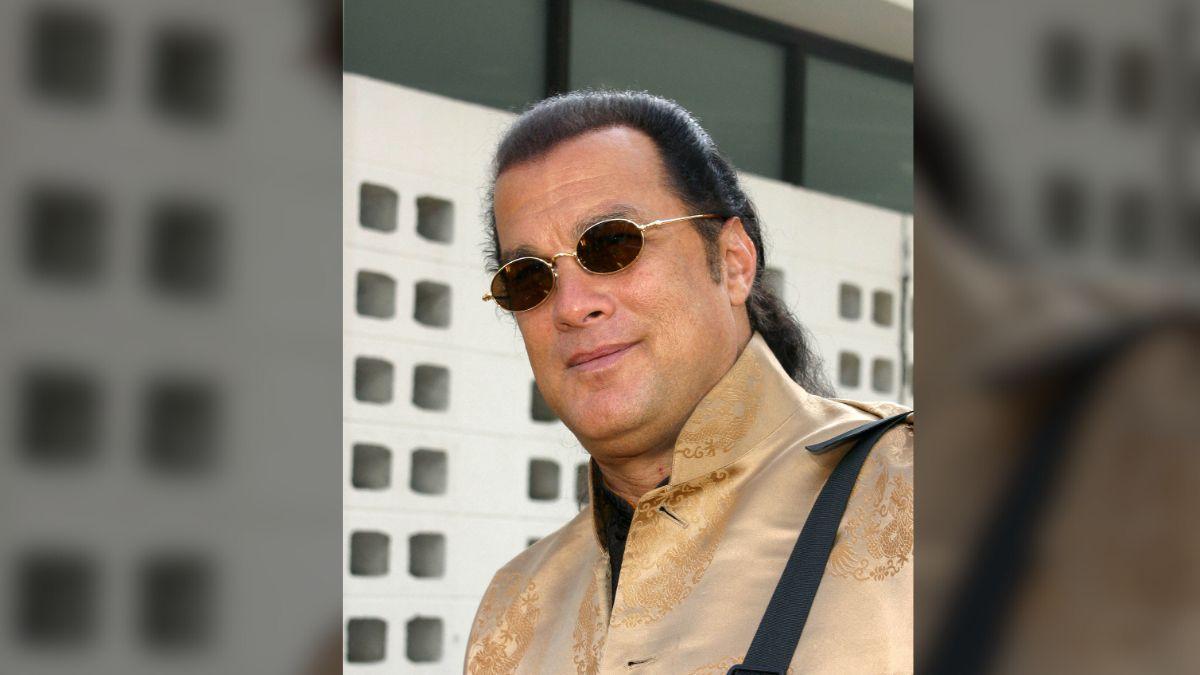 Seagal allegedly told Moakler to 'take off your top and lay on the bed.'