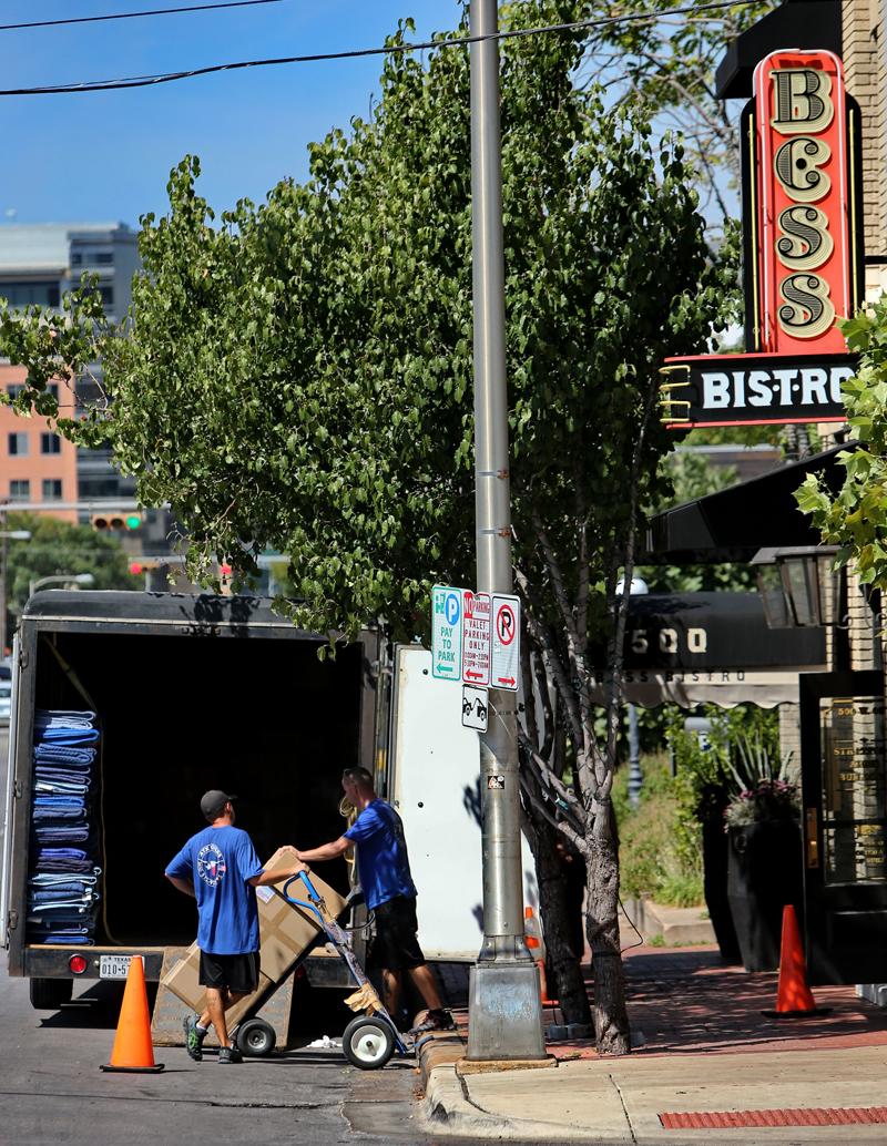 Sandra Bullock Restaurant Closes Bess Austin