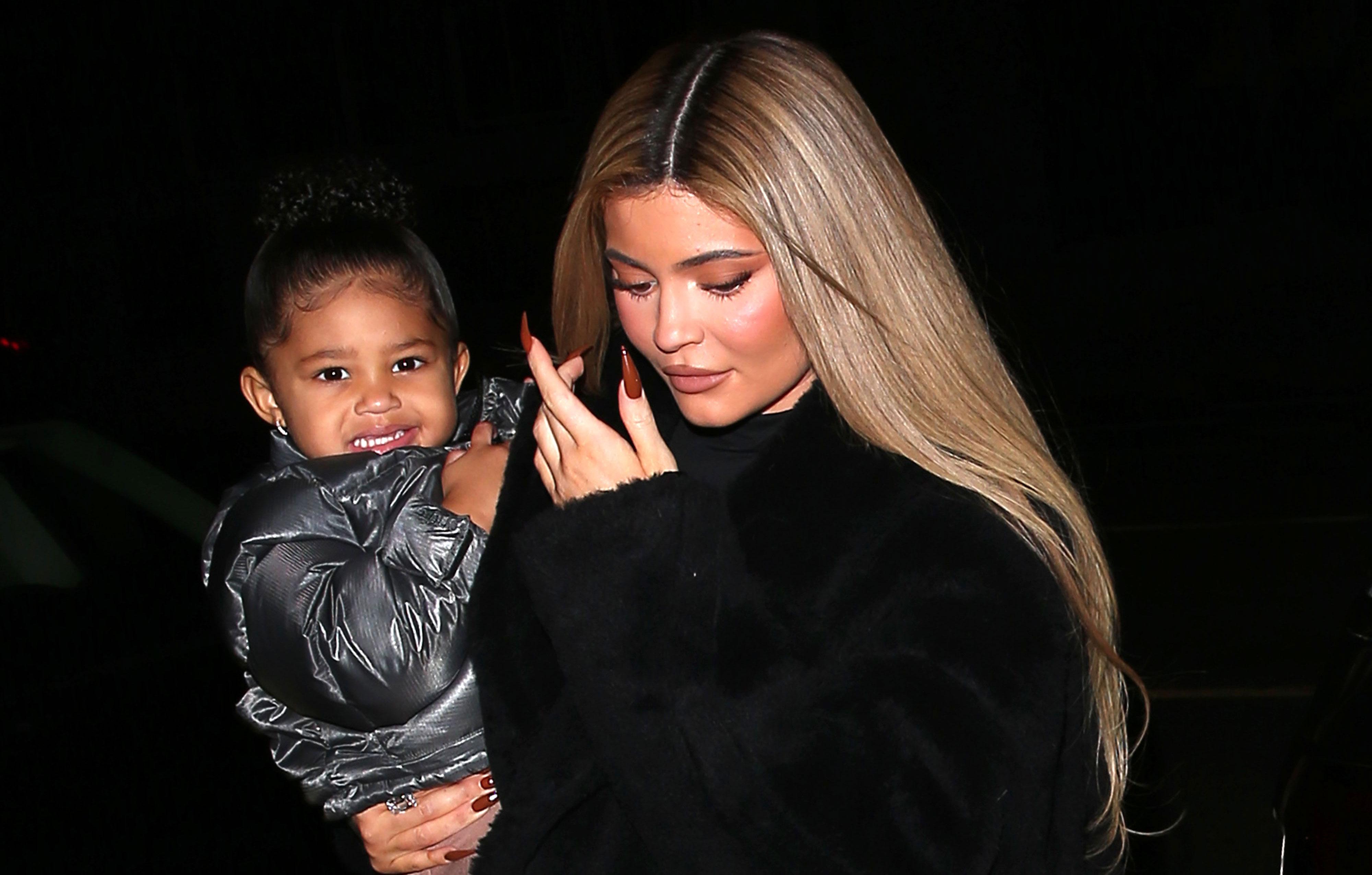 kylie jenners alleged stalker released from jail no bond restraining order stormi