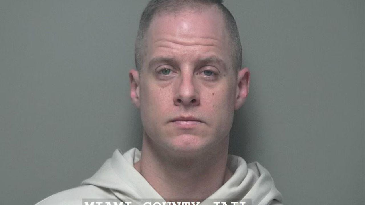 'American Idol' alum Caleb Flynn allegedly texted his mistress about 'ways to kill' his wife before her murder.
