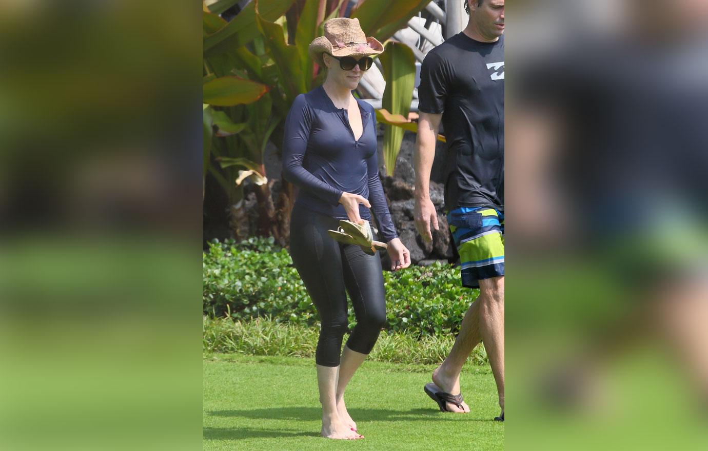 [PICS] Megyn Kelly Bikini Wetsuit Hawaii -- Vacation Before Today Show Job