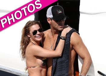 //leann rimes eddie cibrian yacht bikini cabo post