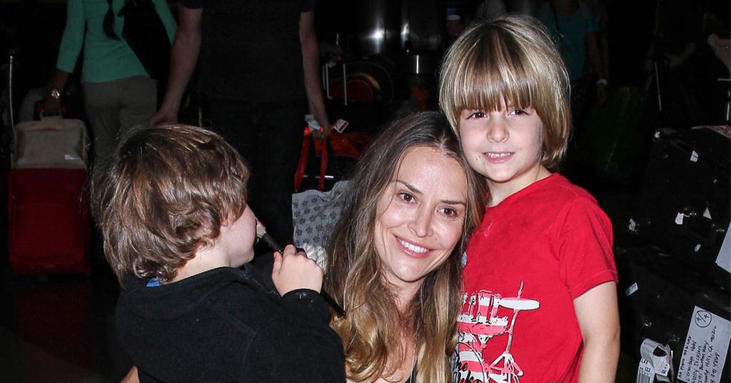 Brooke Mueller's Sons Living With Grandparents During Her Rehab Stint(02)