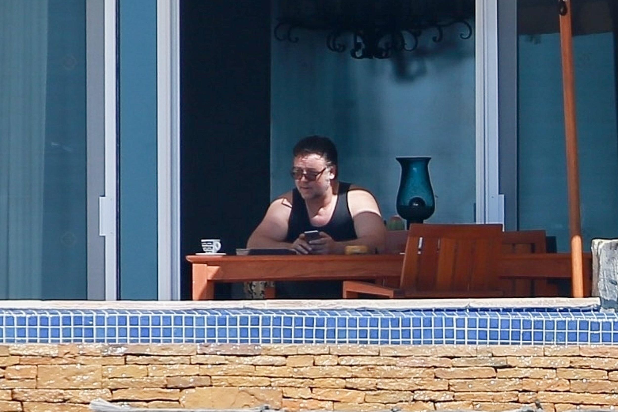 Russell Crowe Weight Gain Los Cabos