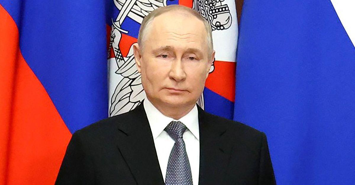 Putin 'Never Uses Phone Or Internet' Over Fears Of Being Bugged By West