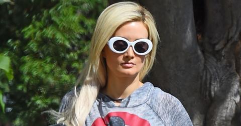 Holly Madison Ditches Wedding Ring Divorce