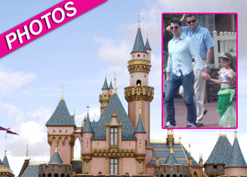 //suri cruise cinderella castle