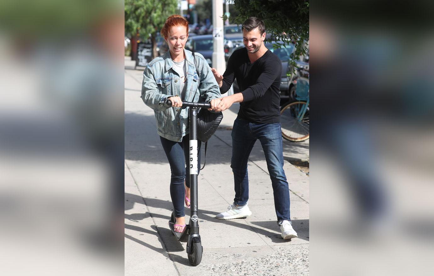 //kendra wilkinson gets close to new man on scooter date