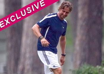 //gerard butler football playing for keeps splash