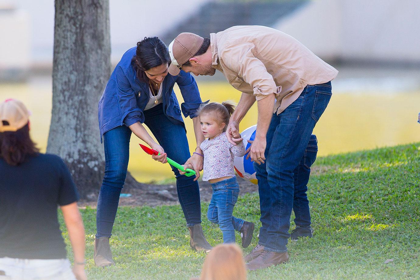 Katie Holmes Films Movie Scenes With Child Actress