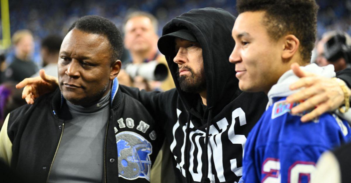 eminem flips off san francisco ers fans nfc game detroit lions