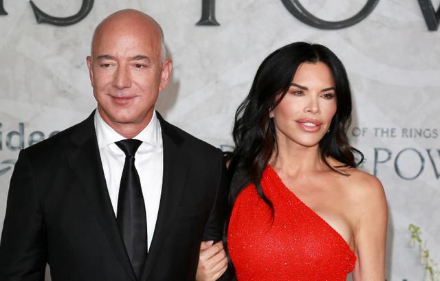 Jeff Bezos Ex Wife Files Divorce From Second Husband 9664