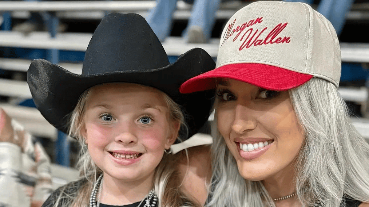 Photo of Navy Joan and Lunden Roberts