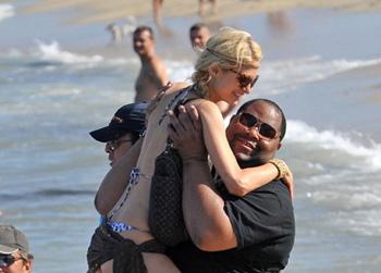 //ex_hilton_b_gr__post