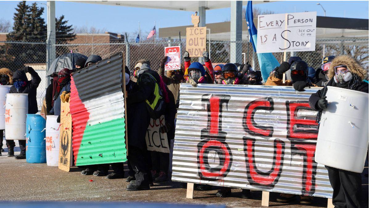 Image of The same say as the protests, federal agents shot and killed a Minneapolis resident.