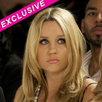 Amanda Bynes Refusing Rehab: 'She's A Lost Little Girl,' Says Pal