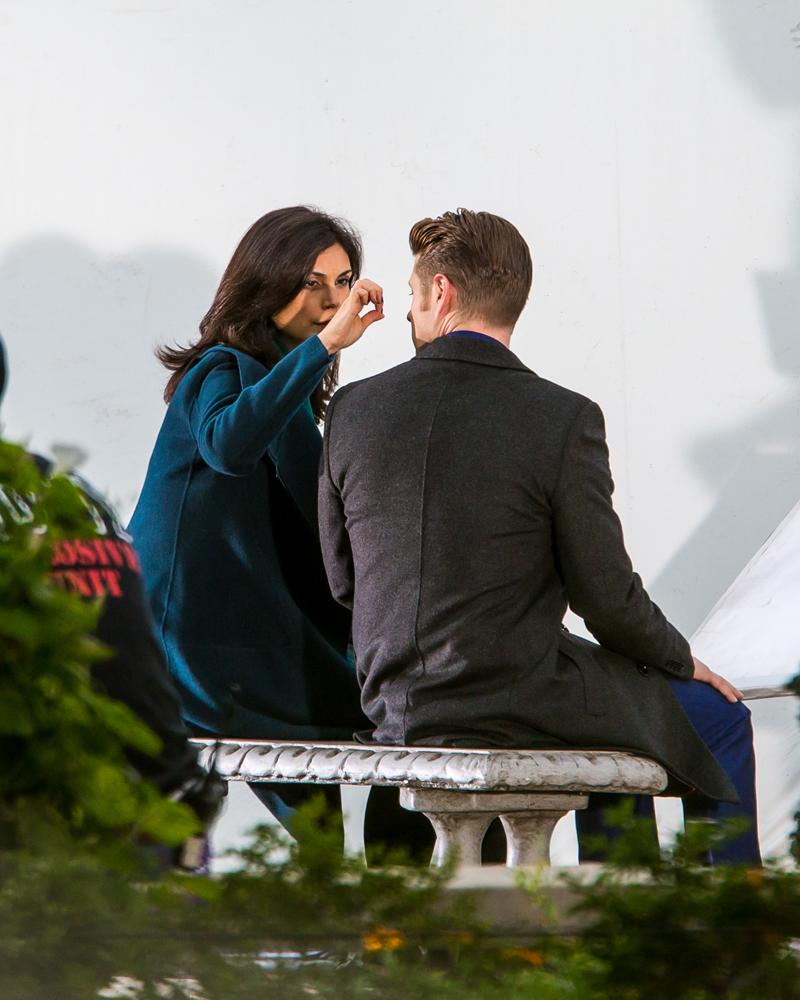 Benjamin McKenzie Morena Baccarin Photos