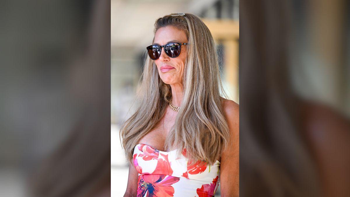 Glanville chose Dr. Ariel Ourian to perform the urgent implant removal procedure.