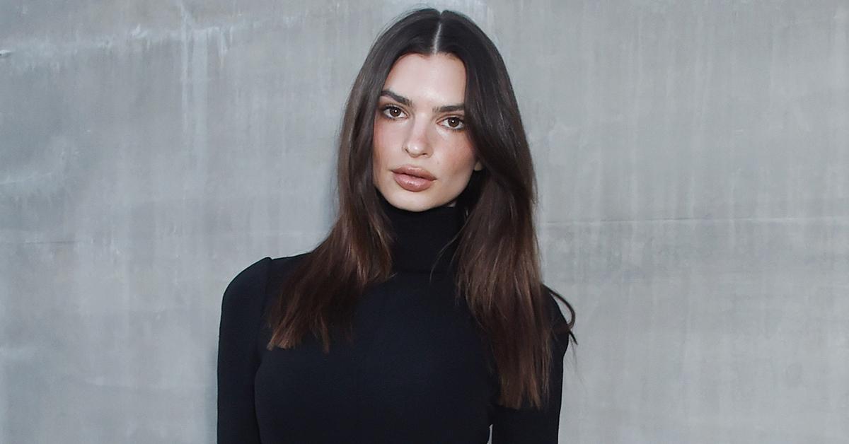 Emily Box Emily Ratajkowski Spotted Carrying Boxes Out Of Marital Home Post Split
