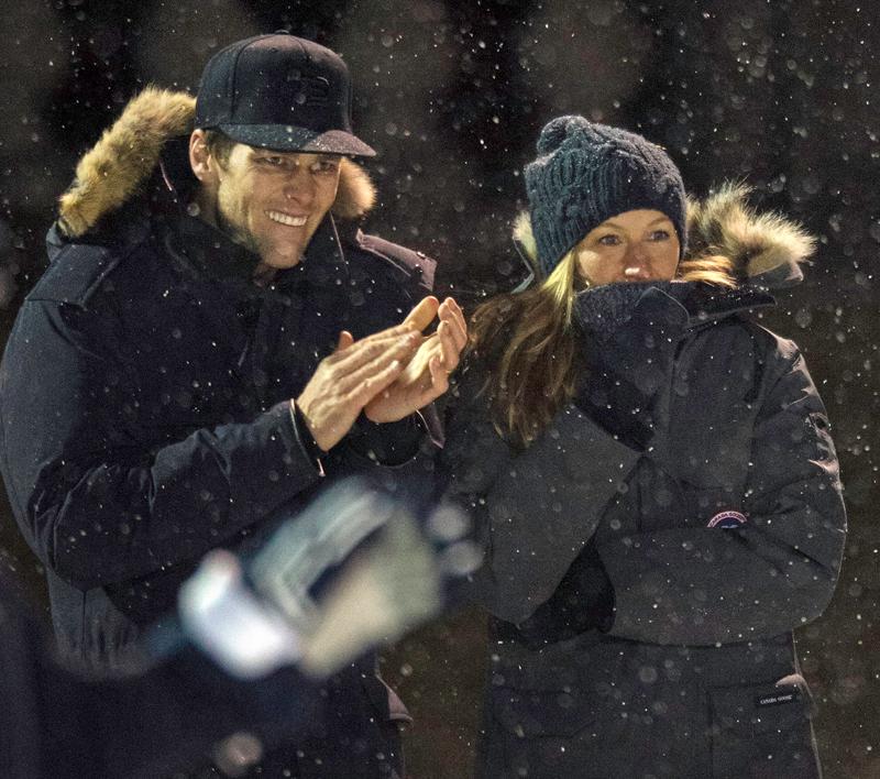 Tom Brady Gisele Bundchen Marriage Kiss PDA Hockey Game