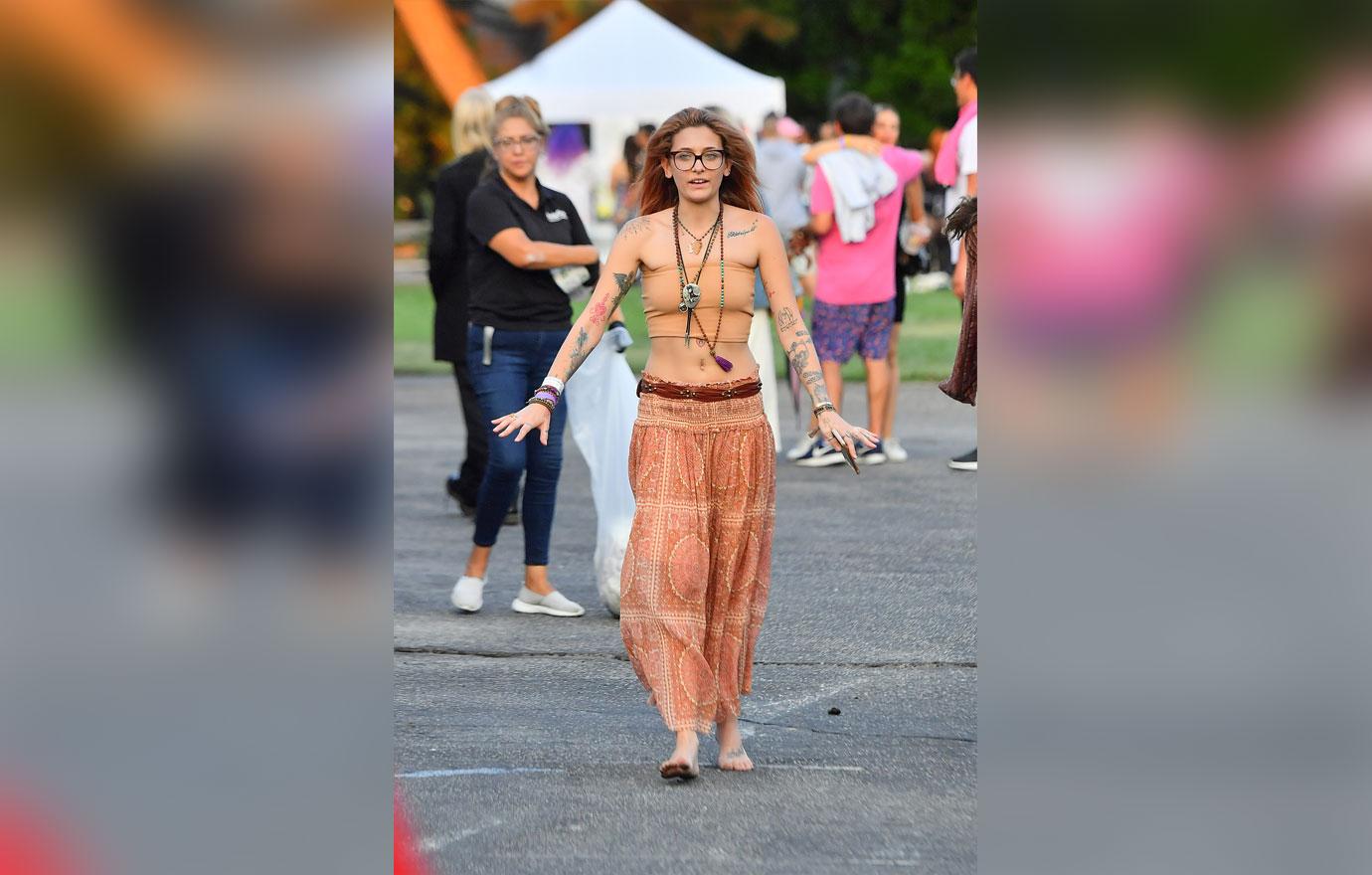 Paris Jackson And Boyfriend And Grandma Katherine At Cancer Fundraiser