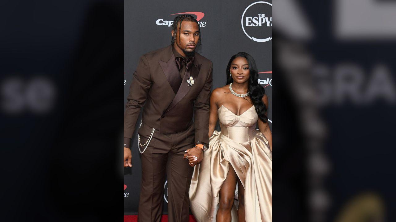 picture of Simone Biles and Jonathan owens