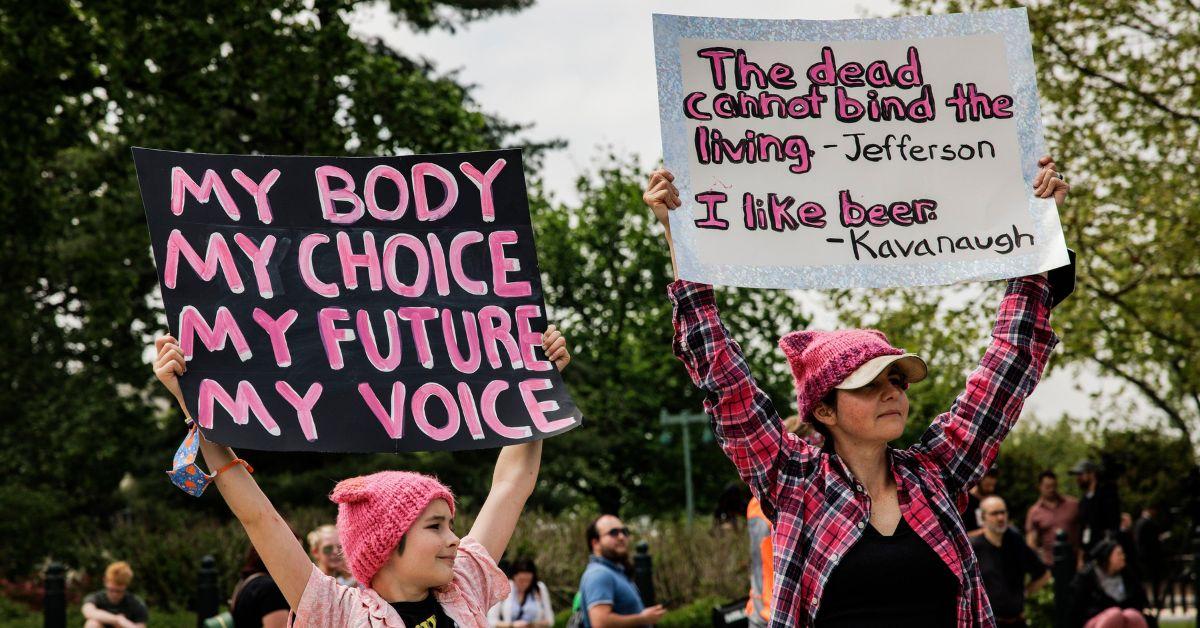 Pro-Choice Activists Protest Outside Amy Coney Barret's Home