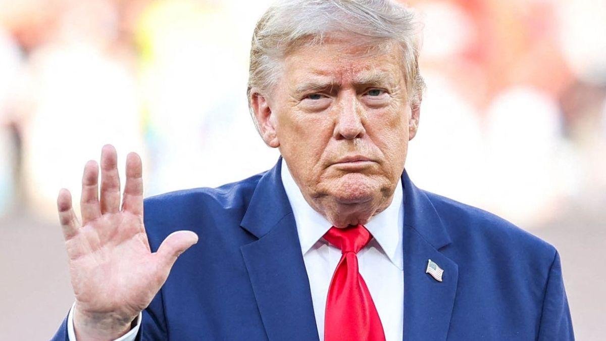 Trump and Infantino presented medals before handing the World Cup trophy.