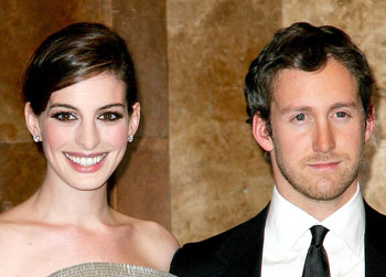 //anne hathaway wedding surprise wenn