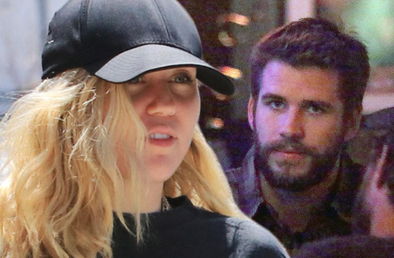 Miley Cyrus Liam Hemsworth Are On The Rocks