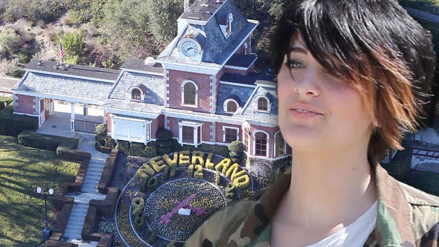 Paris Jackson Visits Neverland