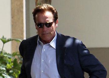 //sad_arnold_ _splashnews