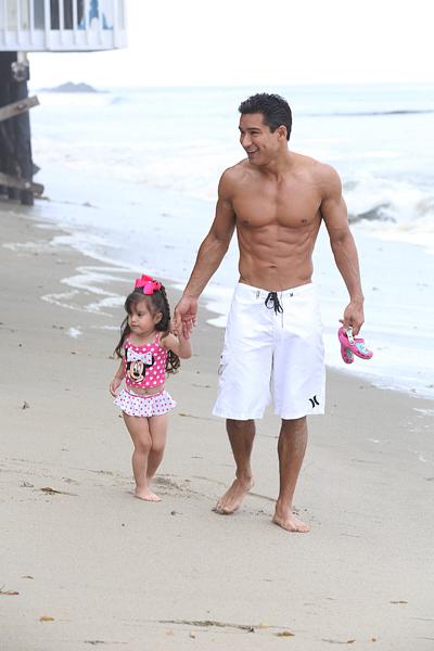 //mario and gia on beach