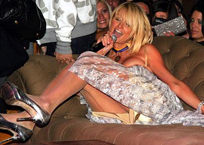 //paris hilton drunk