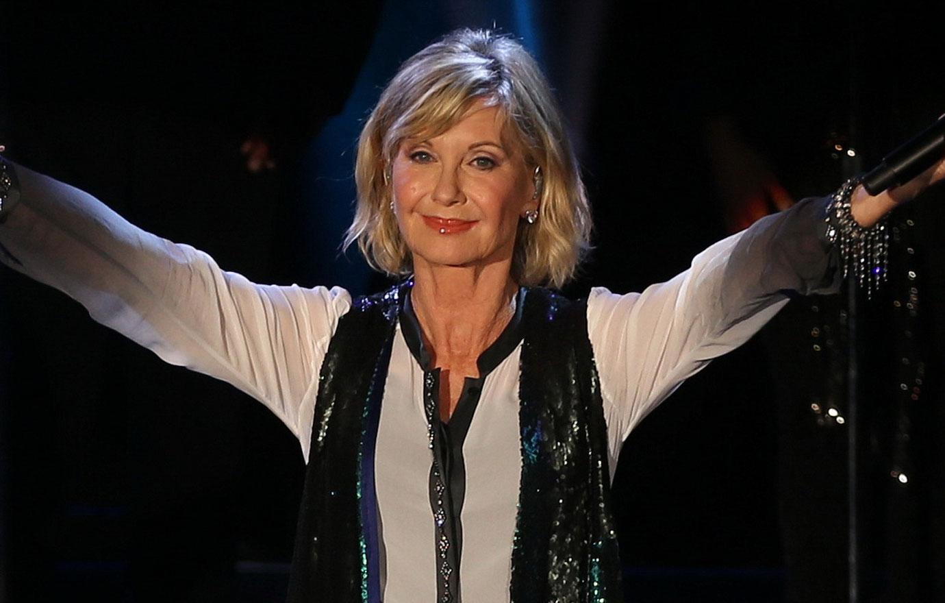 Olivia Newton-John Dazzling Look Onstage Beat Cancer