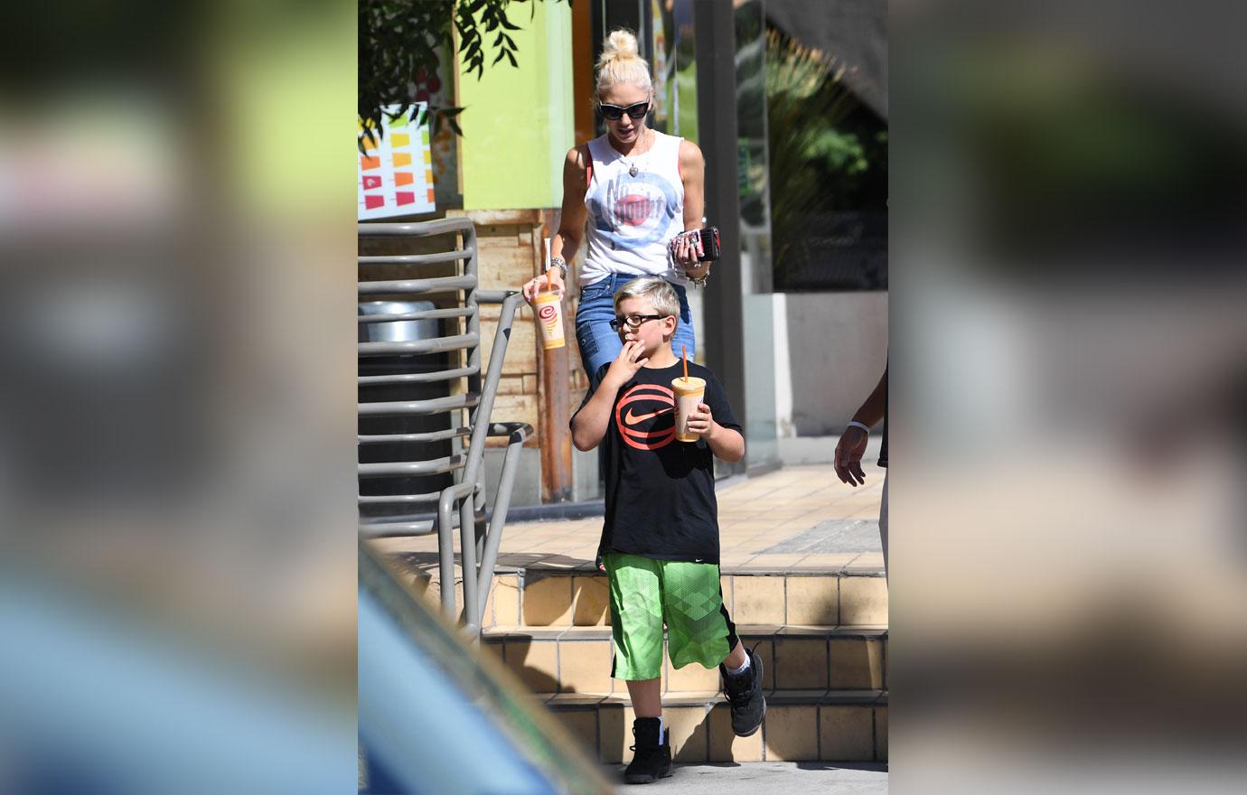 Gwen Stefani Rocks No Doubt T Shirt During Smoothie Run