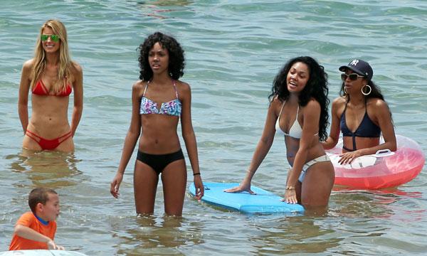 Eddie's Girls! Murphy's Girlfriend & Daughters Sizzle In Tiny