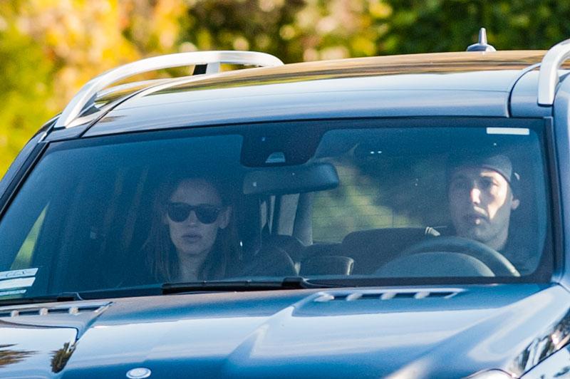 Jen Garner & Ben Affleck Go For A Drive Together