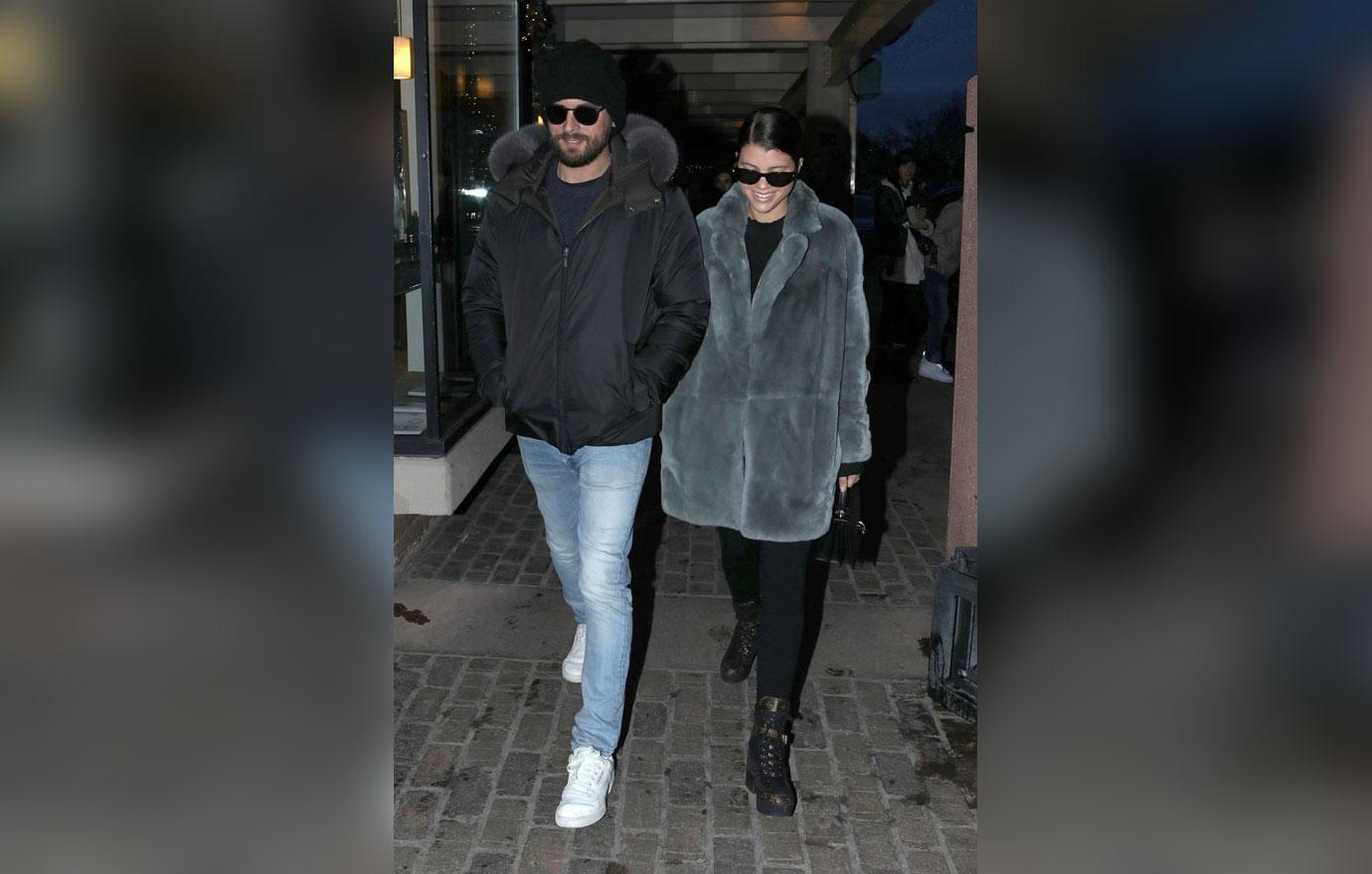 scott-disick-sofia-richie-cuddle-in-aspen