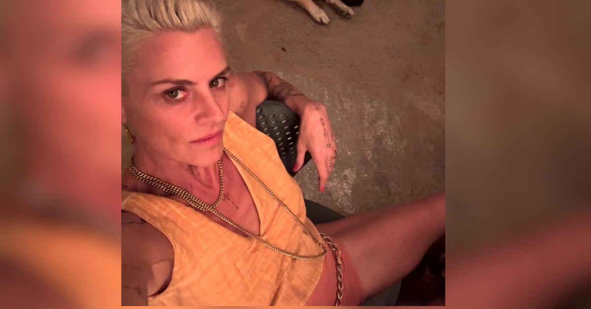 Photo of Eliza Coupe