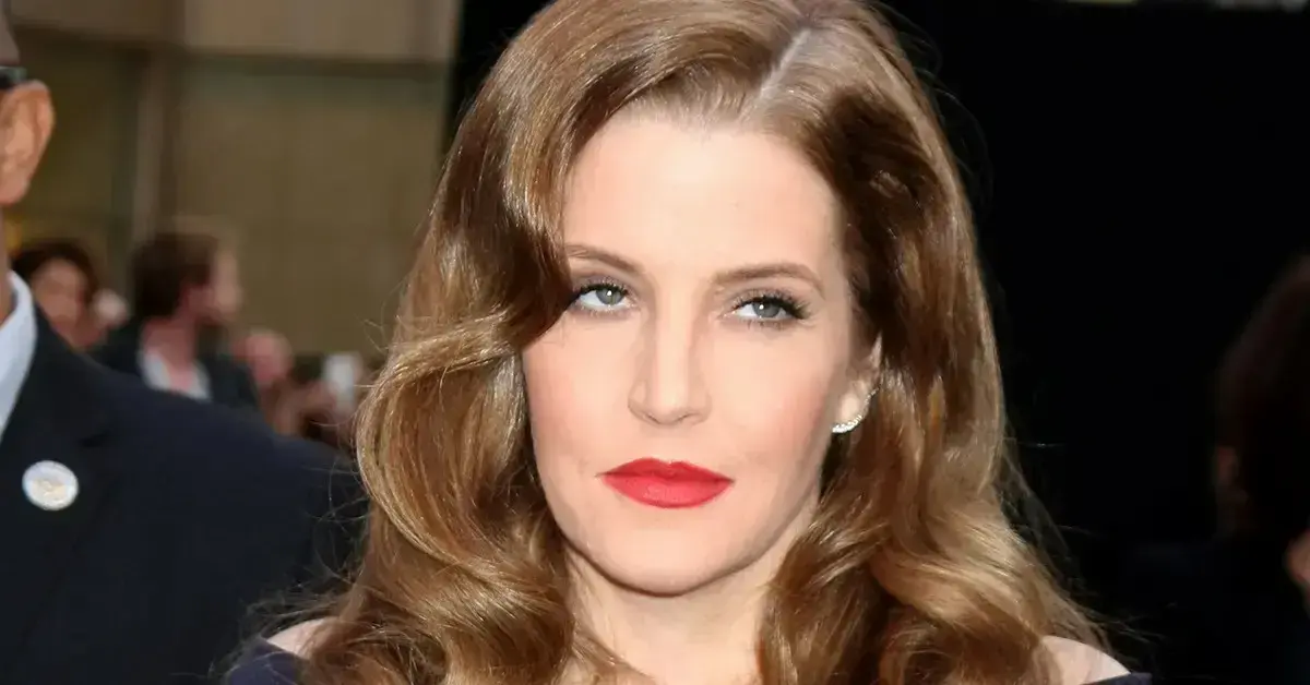 Lisa Marie Presley Used To Clip Coupons Before Wild Spending Led To Her  Squandering $100 Million Elvis Fortune