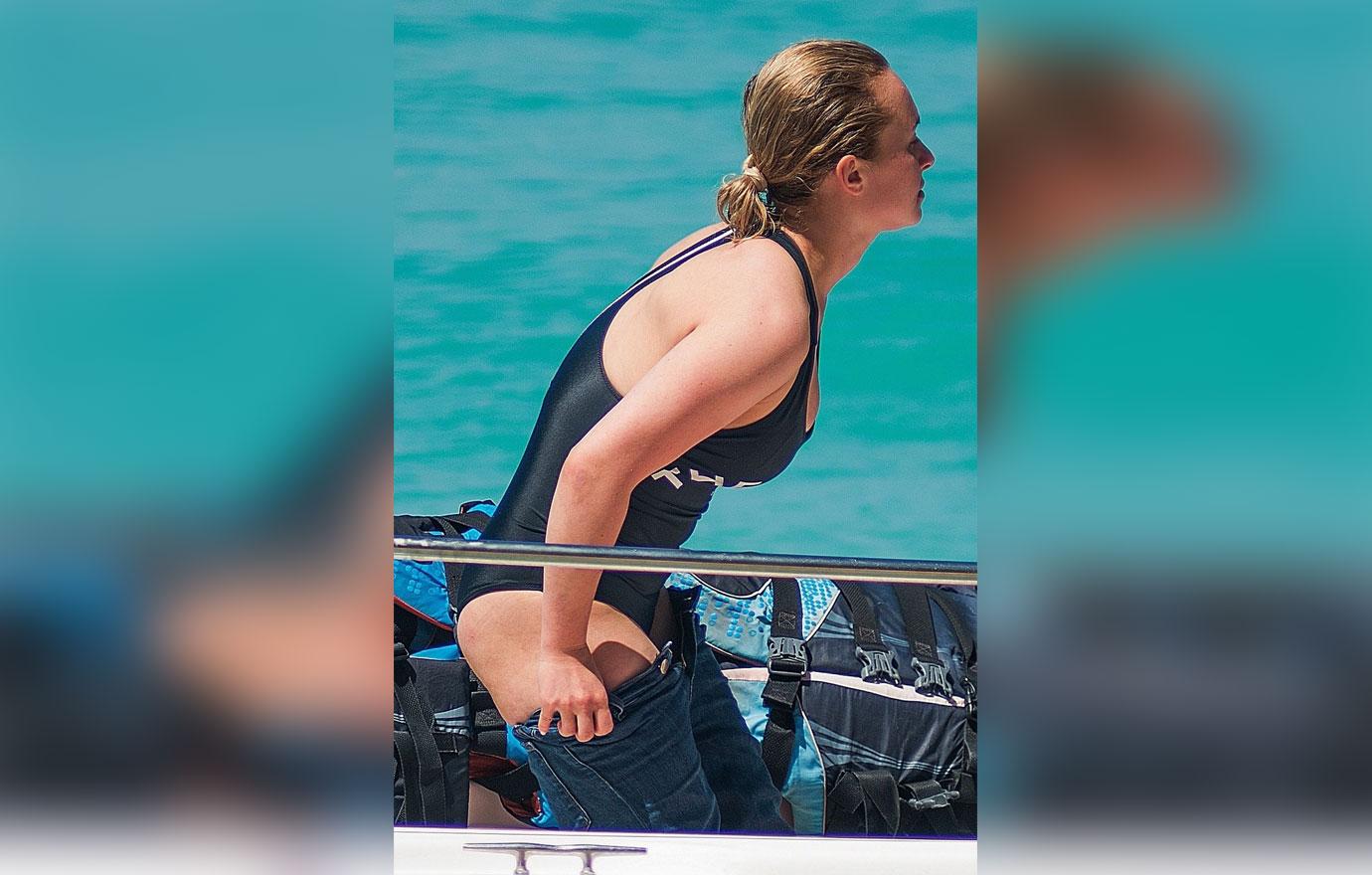 //Hayden Panettiere family vacation barbados photos