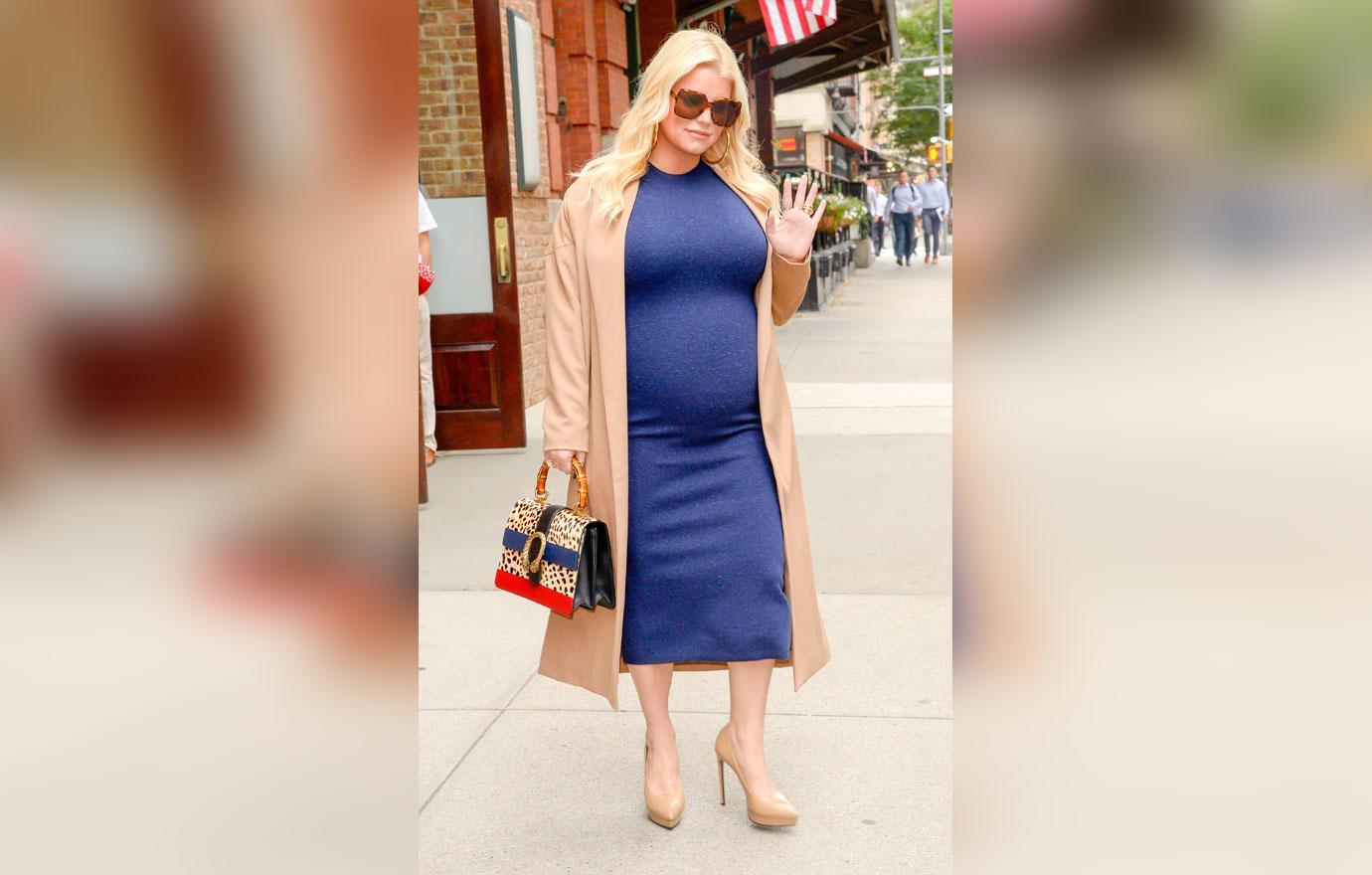 Jessica Simpson Ready To Pop Out Baby Number 3