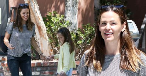 //smiling jennifer garner takes daughter seraphina to the doctor pp