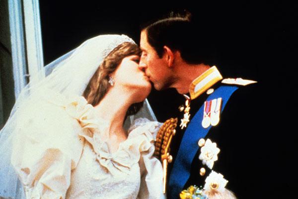 //never before seen photos princess diana wedding prince charles